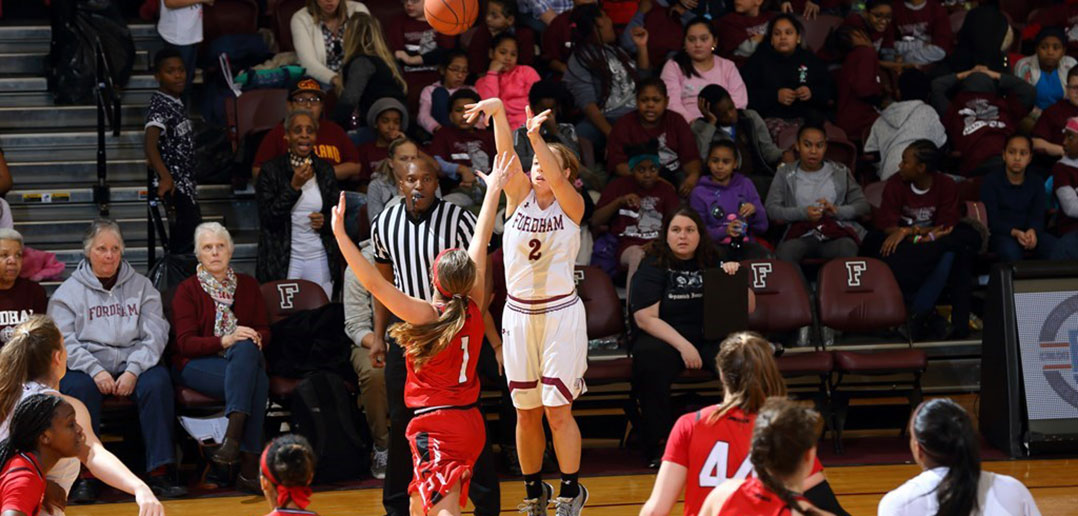 Lauren Holden shoots a three-pointer vs Davidson